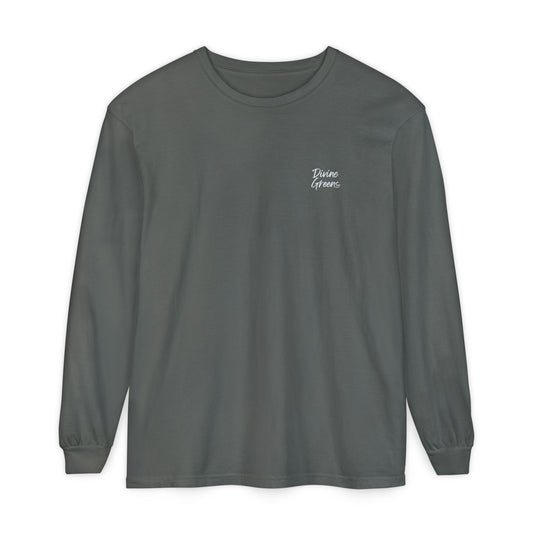 a long sleeved grey shirt
